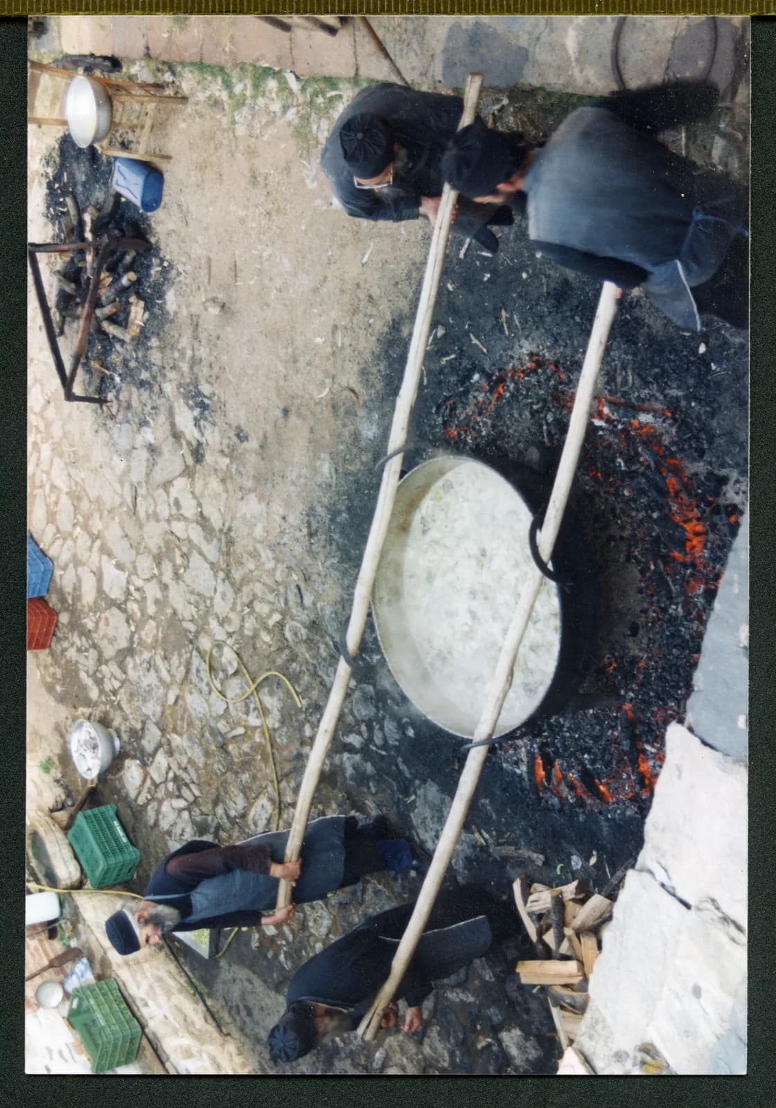 Η μεταφορά για την αποκομιδή των σκουπιδιών με μουλάρια - εις την πανήγυριν της