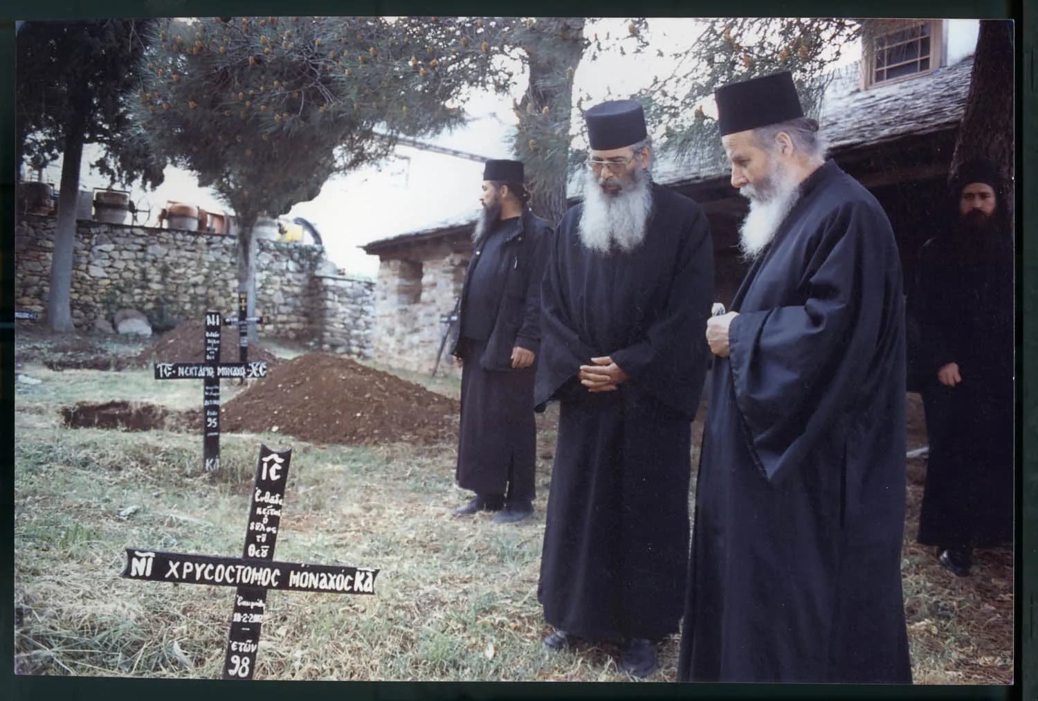 Στο κοιμητήριο της Μεγίστης Λαύρας